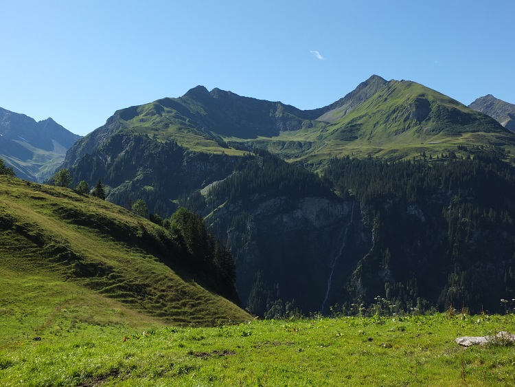 Blick auf die Hochenbene der Alpe Valtnov