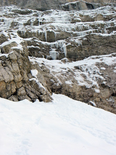 Achtung - Eiszapfen-Schlaggefahr