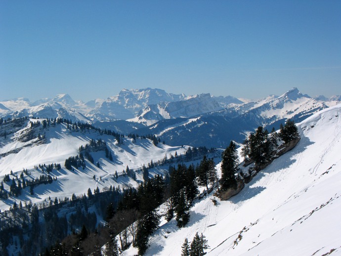 Blick ins Toggenburg und Glarnerland mit Speer, Mattstock und Glärnisch