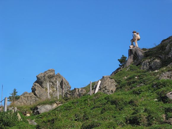 Holzfigur beim Berggasthaus Looch