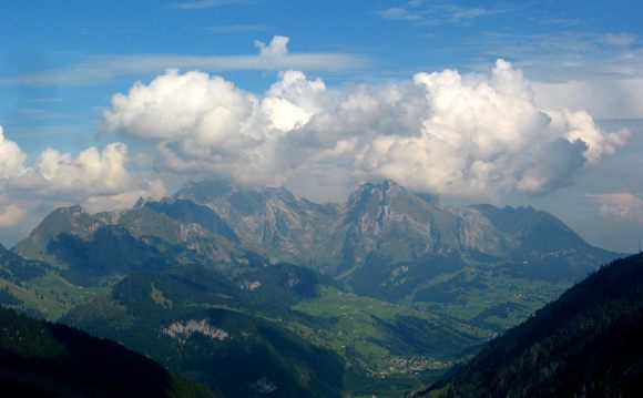 Alpsteinkette mit Wolkenhaube