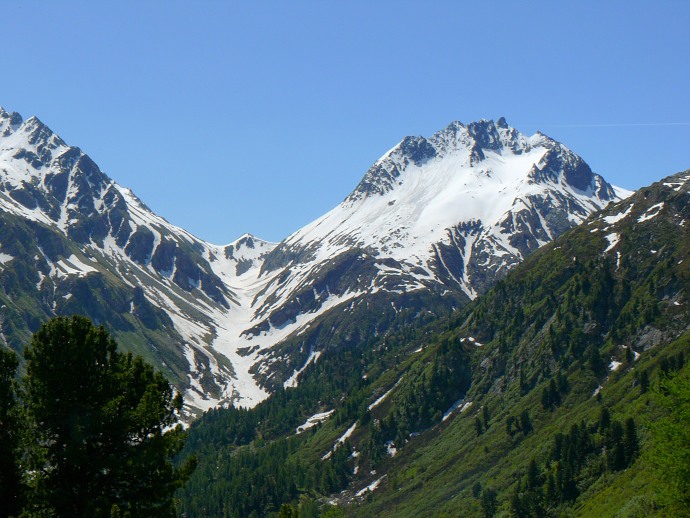 Murettopass und der  Monte Forno