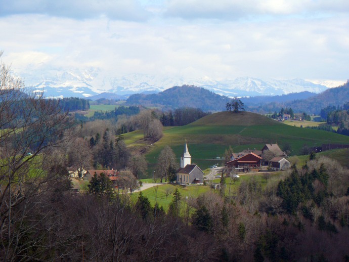 Kirche in Sitzberg - mitten auf der Kantonsgrenze