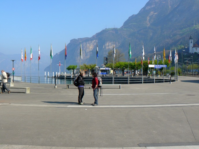 Zwiegespräch am Hafen in Flüelen