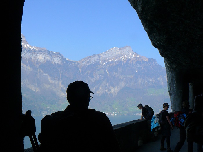 Galerie mit Blick auf Niderbauen Chulm