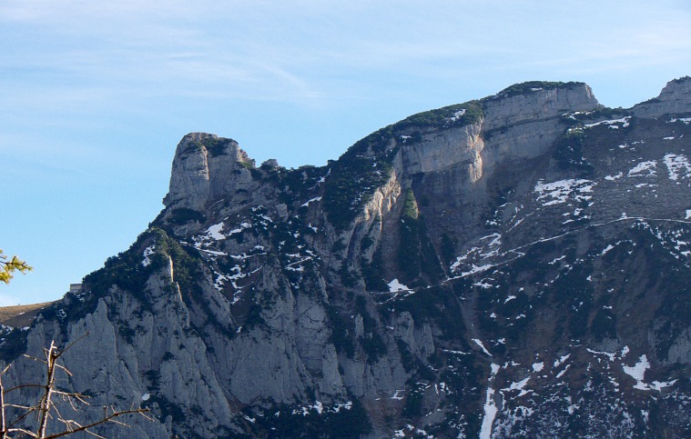 Stauberenchanzeln und eingeschneiter geologischer Höhenweg am Furgglenfirst