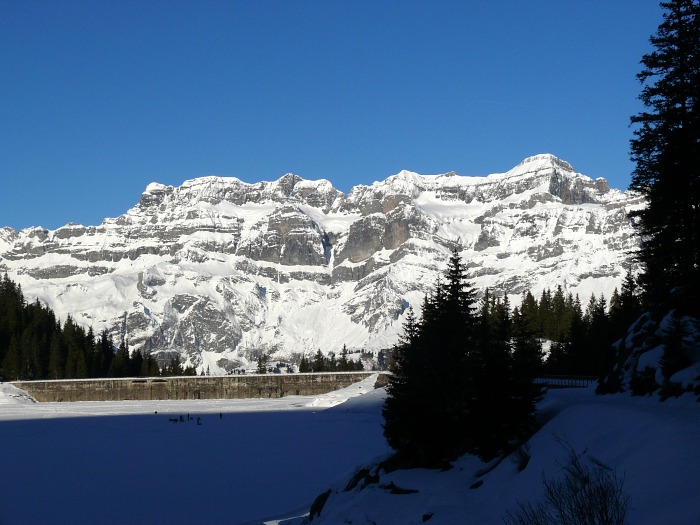 Blick vom Garicht-Stausee auf den Glärnisch