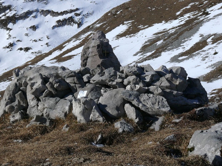 Tribut an diejenigen, die in den Bergen ihr Leben verloren haben