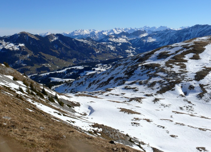 Blick nach Osten: u. a. mit Titlis