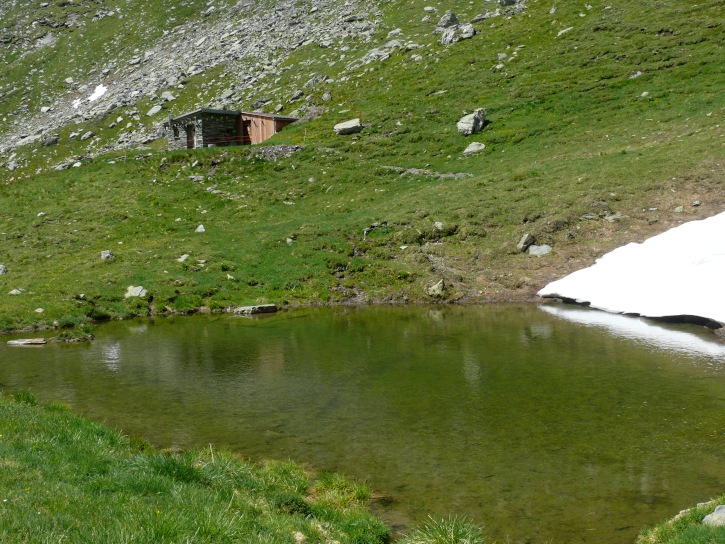 kleines Alpgebäude am Val Furcela