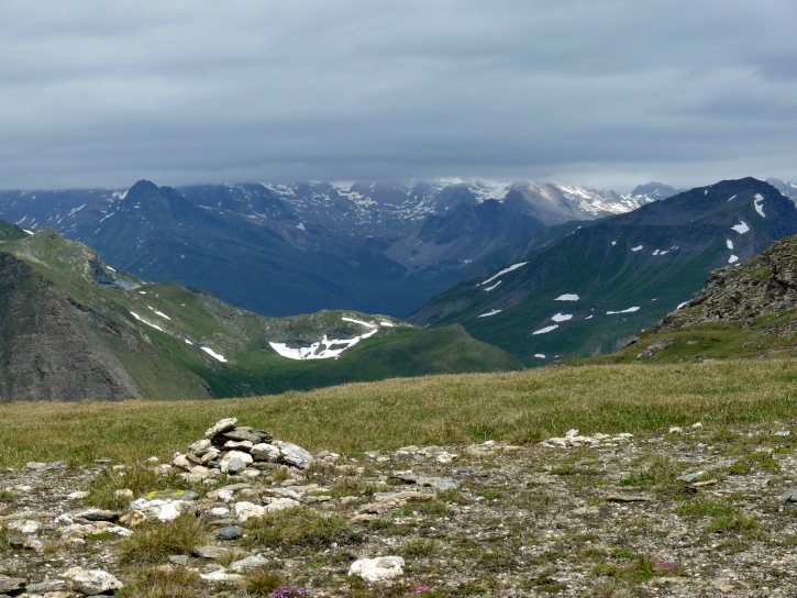 Blick nach Südosten: Richtung Lai Cavloc und Murettopass