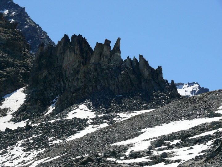 Gesteinsformation am Sattel unterm Furtschellas - Gipfel