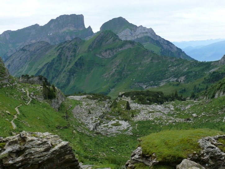 Blick vom Sattel zum Alviergebiet mit dem Sichelchamm