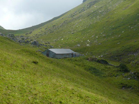 Alpgebäude der Rieter Ortstafel 
