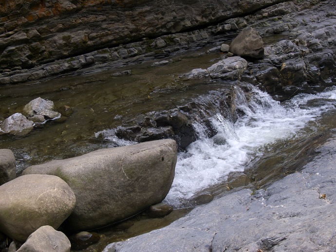 erster kleiner Wasserfall