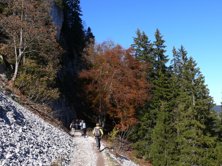 Querweg Richtung Zwüschet Mythen