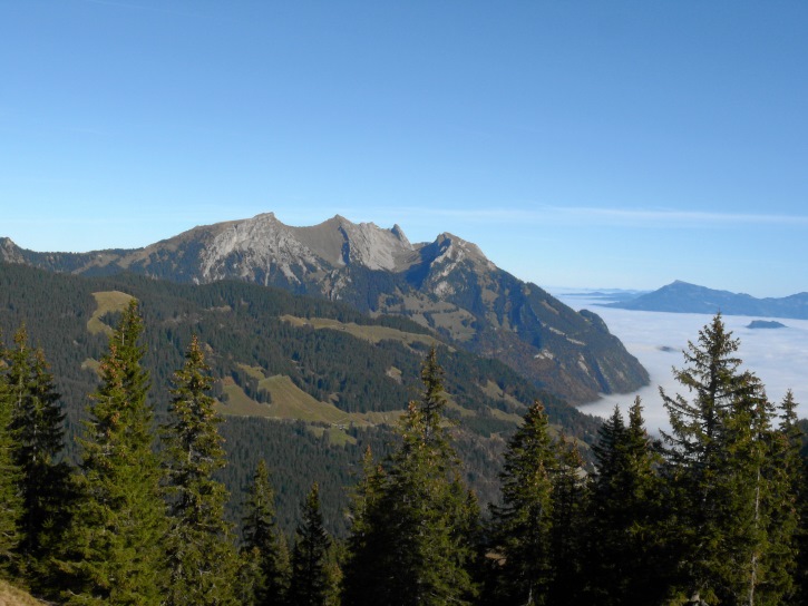 Tüfels Chilchli und Ortstock