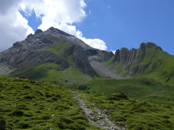 Gebirgskette nördlich der Ela-Hütte (Fil da Stadier?)