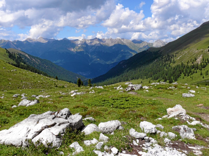 Blick von der Ela-Hütte Richtung Spadalatsch-Tal