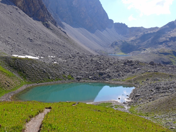 Lai Mort; Blick Richtung Tschitta-Pass, dazwischen schimmert der etwas höher gelegene Lai Gronde