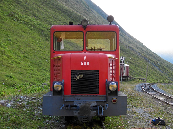 Service-Lok auf der Furka-Dampfbahn-Strecke