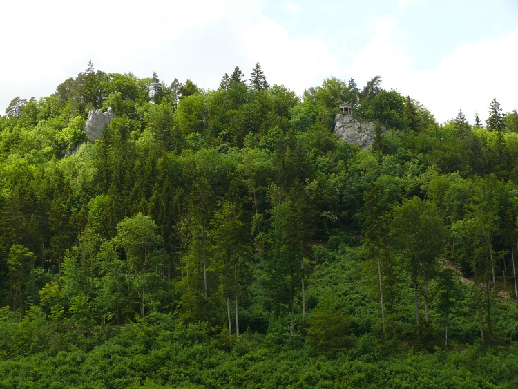 Soldatenfriedhof-Denkmal über der Donau bei Beuron